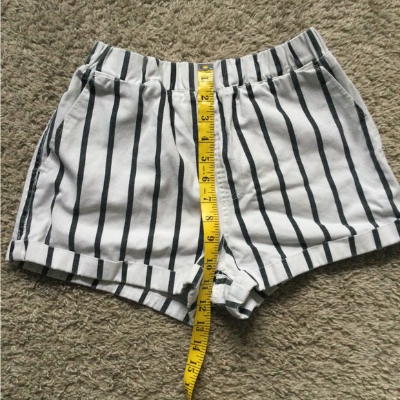 Forever 21 Shorts - Picture 13 of 13